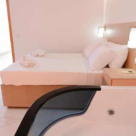 Max Kriti Hotel