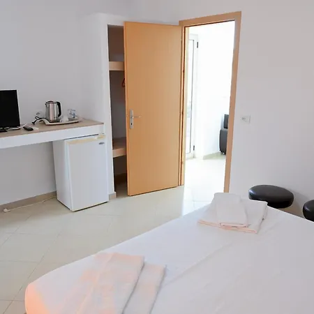 Otel Max Kriti 3*