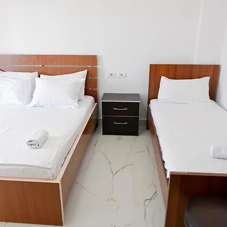 Max Kriti Otel Shëngjin