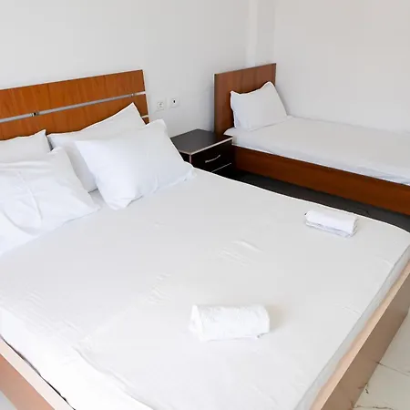 Max Kriti Hotel Shëngjin