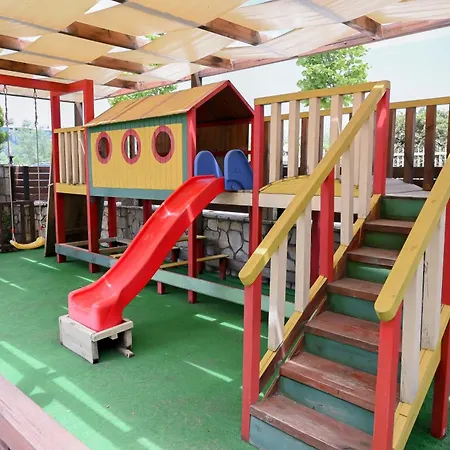 Otel Max Kriti Shëngjin