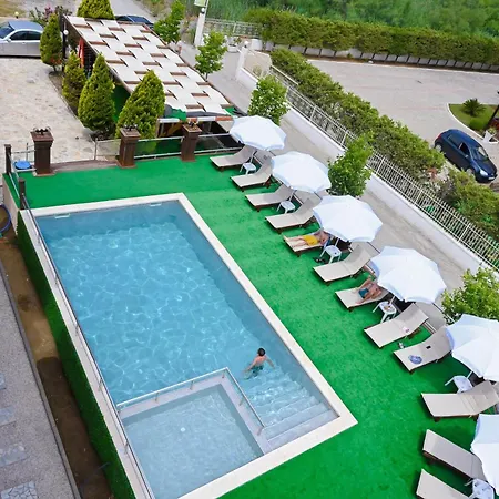 Max Kriti Hotel